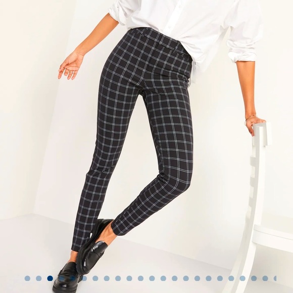 ••Old Navy High Rise Checkered Pants - Picture 2 of 5